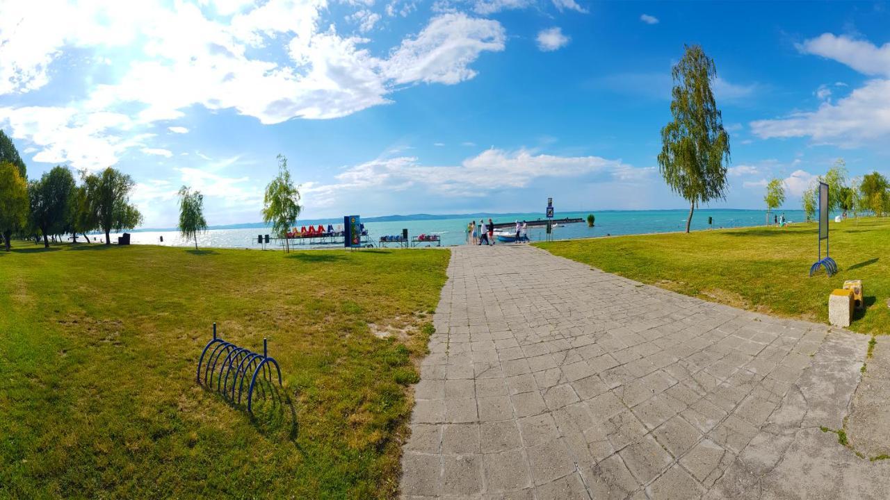 Napsugar Apartmanhaz Siófok Exterior foto