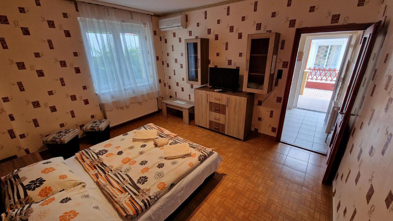 Napsugar Apartmanhaz Siófok Exterior foto