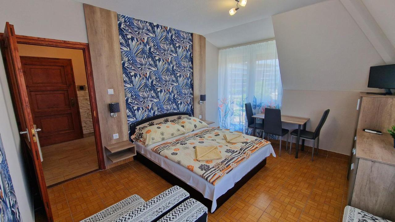 Napsugar Apartmanhaz Siófok Exterior foto